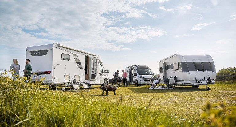 Top 7 Essential Camping Gears for Beginners -Ospre Camping Shop csm wohnmobil und wohnwagen reis