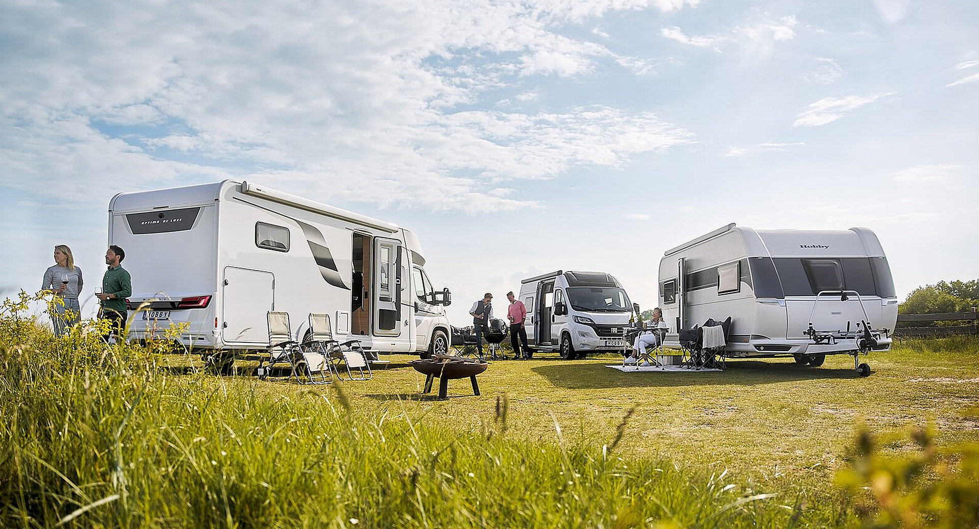Top 7 Essential Camping Gears for Beginners -Ospre Camping Shop csm wohnmobil und wohnwagen reis